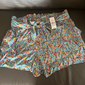 Loft rayon floral cargo short